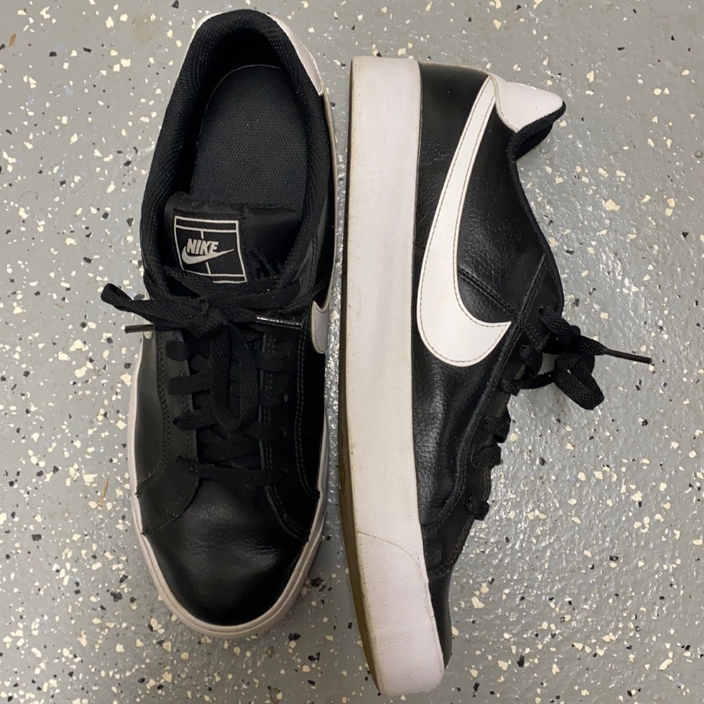 Men’s Nike casual shoes sz 10 GUC